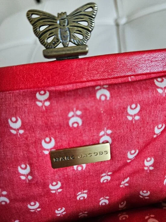 Marc Jacobs Butterfly Kiss-Lock 2-Way Clutch - Red Leather - Picture 6 of 7